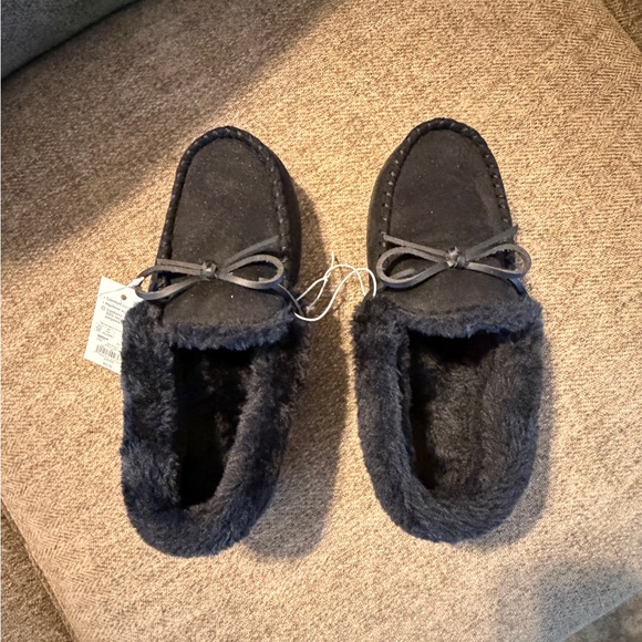 Sonoma Shoes - Sonoma Women's Black Moccasin Slippers, size 7/8